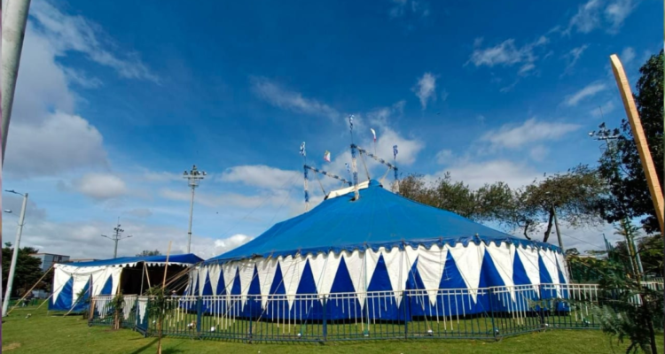 Hombre cae mientras realizaba trabajos de desarme de carpa en circo de Lota: tendría fractura craneal