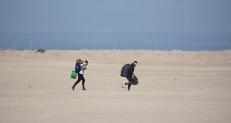 Contraloría toma razón de proyecto que regula reconducción de quienes ingresan irregularmente a Chile