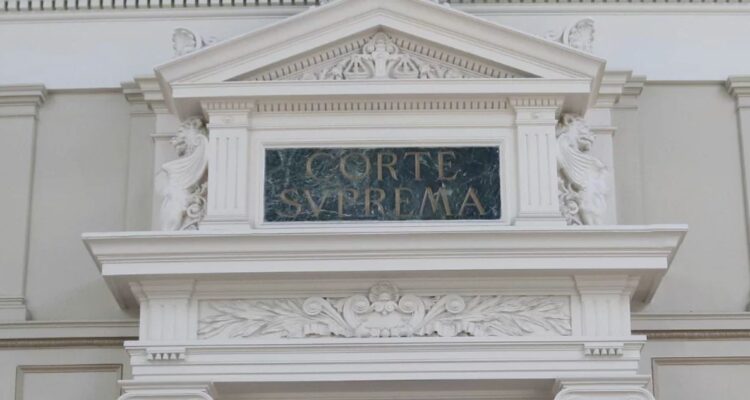 Sólo 2 se negaron: así votaron los supremos para adquirir los lujosos autos Lexus