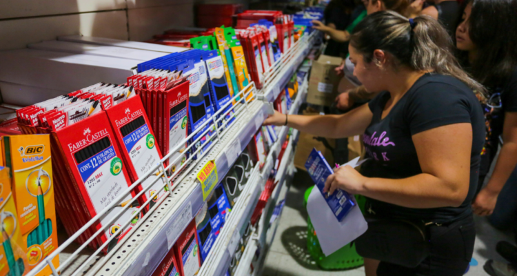 Conoce cuáles bancos ofrecen los mejores descuentos en útiles escolares