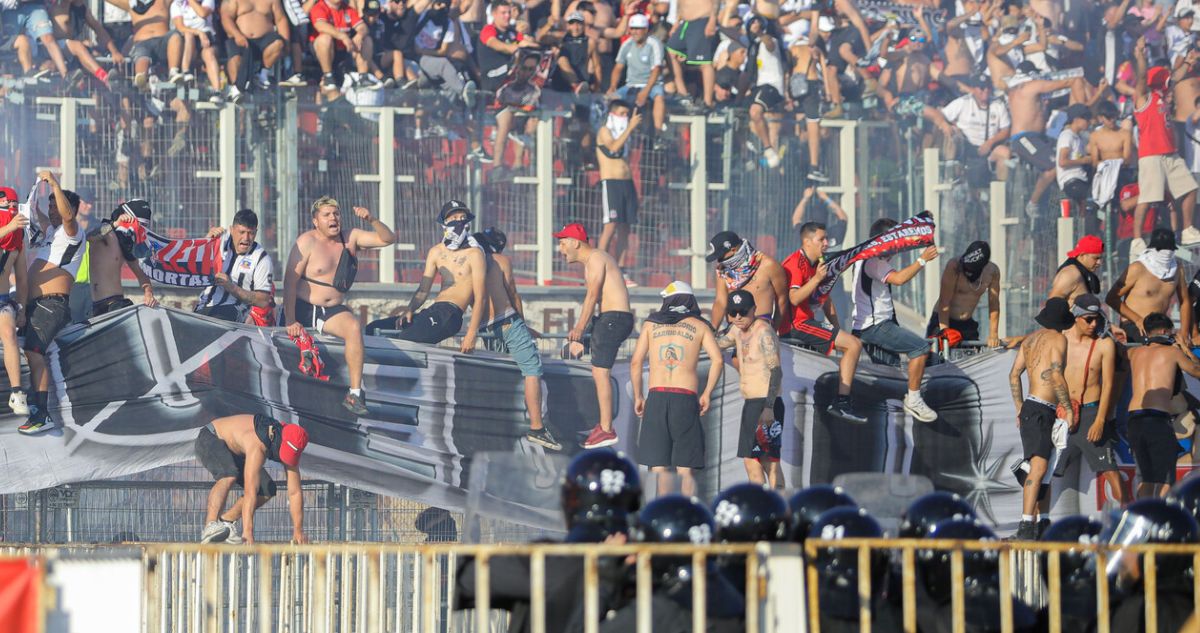 Los incidentes en el Estadio Nacional de los barristas de Colo Colo ante Huachipato