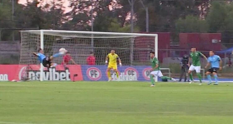 La impresionante ‘tijera’ de Puch que sorprendió a Audax y a todos