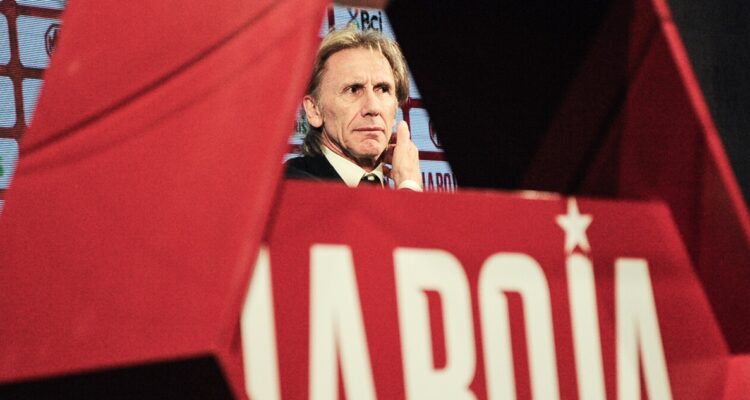 Ricardo Gareca sigue preparando su debut en La Roja,