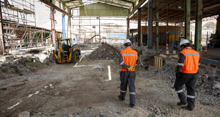 Trabajos de limpieza de Enami en la planta Matta