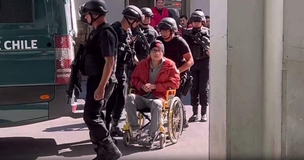 Llegada de Ernesto Llaitul a Hospital Regional de Concepción