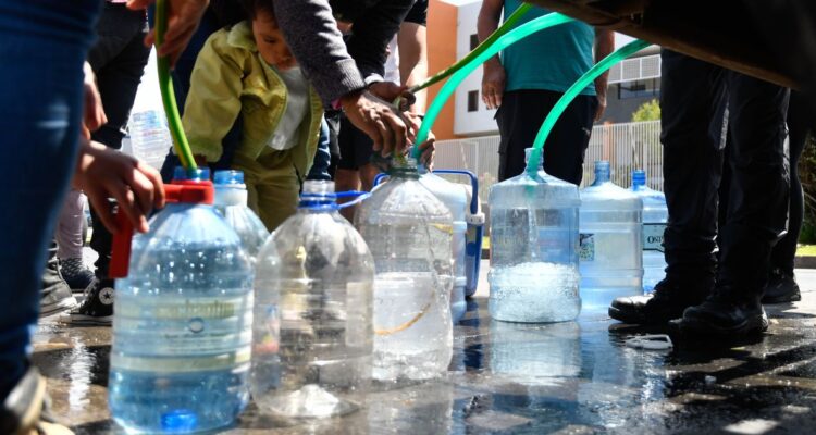 Conoce cuáles son las 58 comunas en Chile que se encuentran con escasez hídrica según los decretos por falta de agua y lluvia en sus regiones.