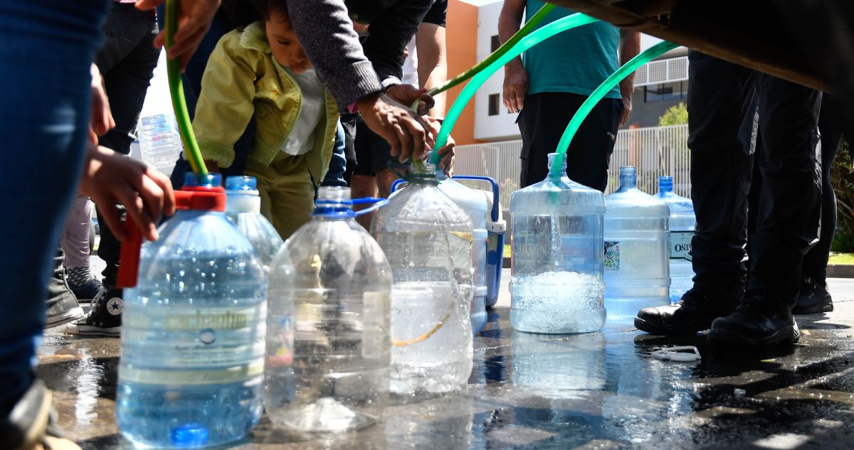 Conoce cuáles son las 58 comunas en Chile que se encuentran con escasez hídrica según los decretos por falta de agua y lluvia en sus regiones.