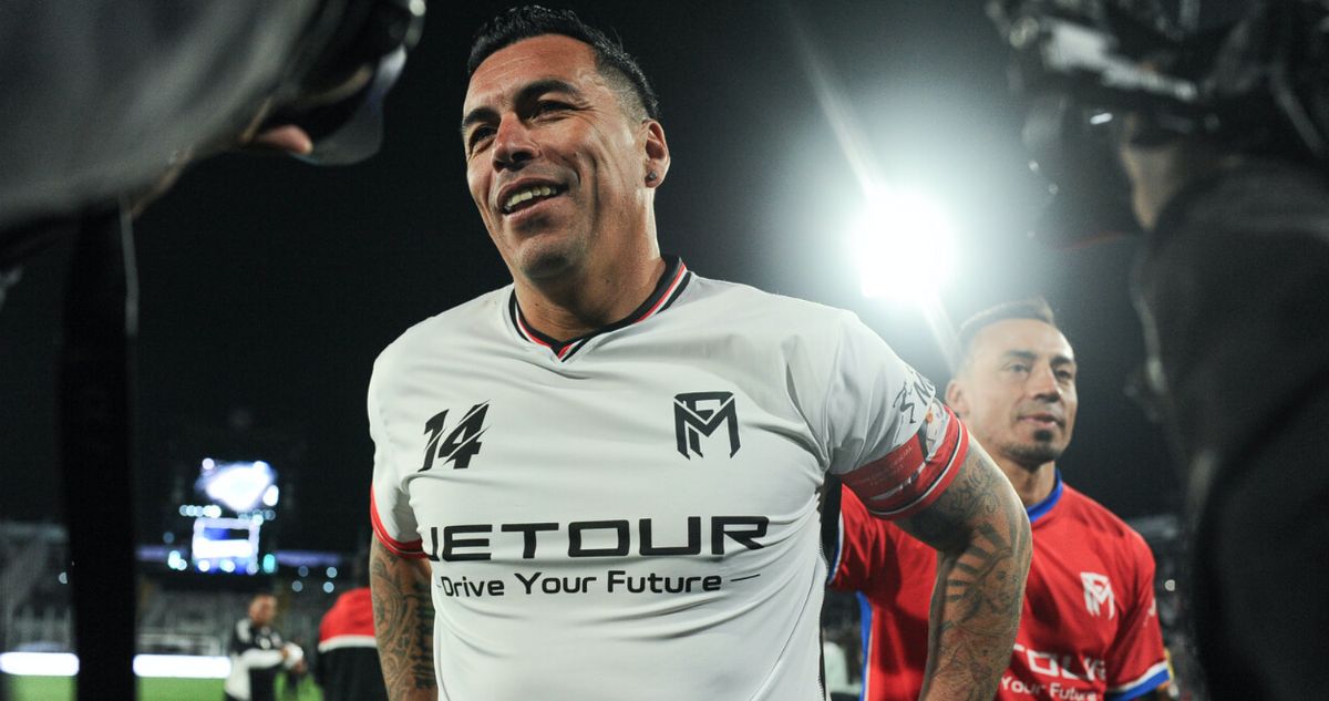 Esteban Paredes volverá al fútbol como gerente deportivo