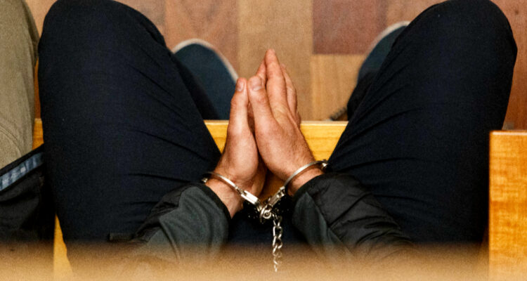 Estuvo dos semanas prófugo: abogado queda en prisión preventiva acusado de abuso sexual de menor