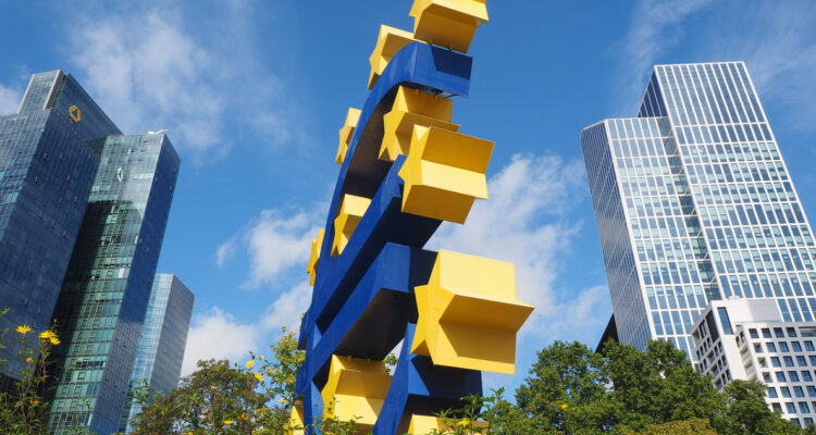 La inflación continúa cediendo y moderándose en la Eurozona