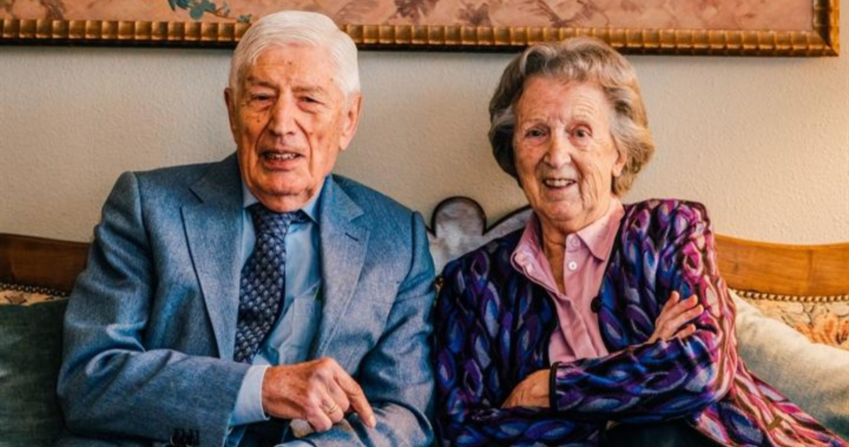 Partieron juntos y de la mano: ex primer ministro de Holanda y su esposa mueren en eutanasia conjunta
