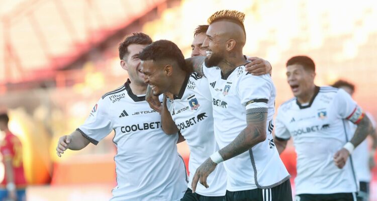 Colo Colo ficharía a delantero peruano si es que avanza en Copa Libertadores.