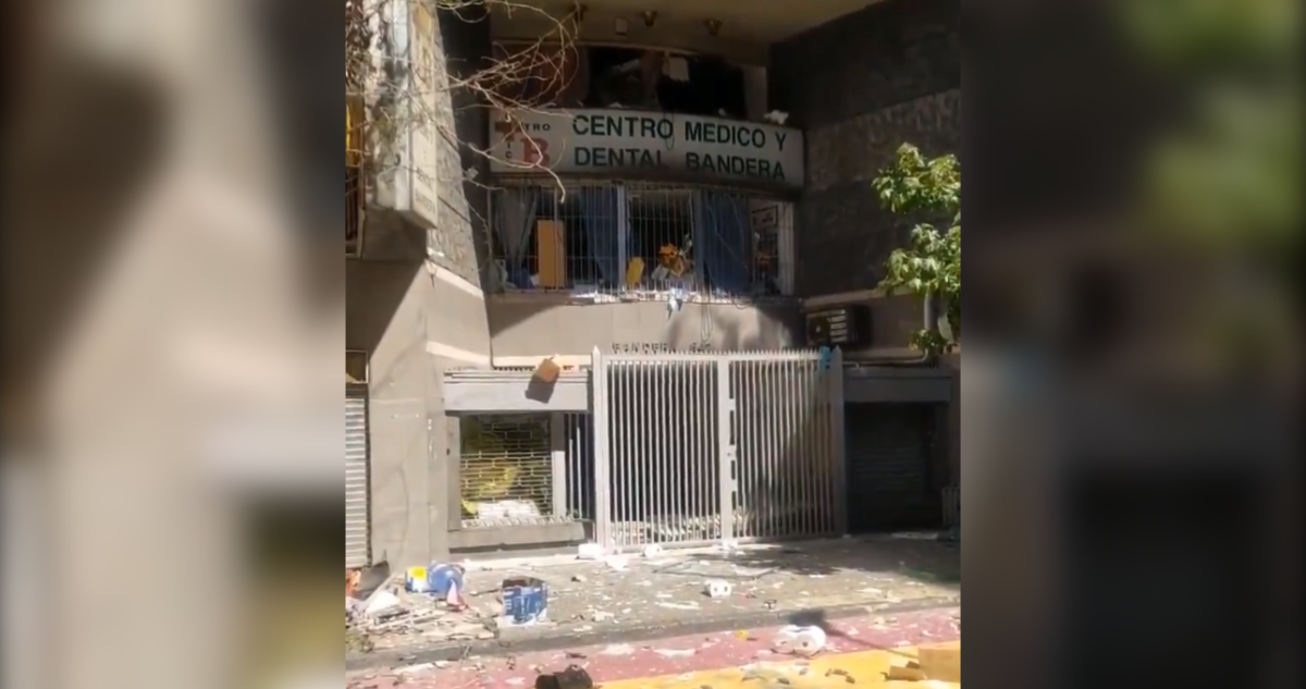 Fuerte explosión se registra en galería comercial en Paseo Bandera