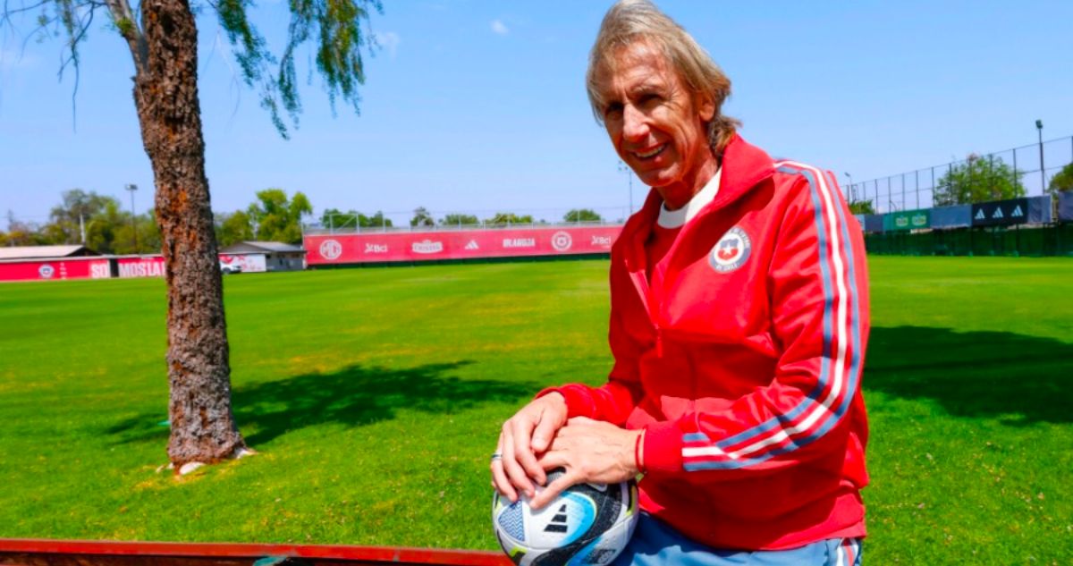 Ricardo Gareca dirigiendo a La Roja