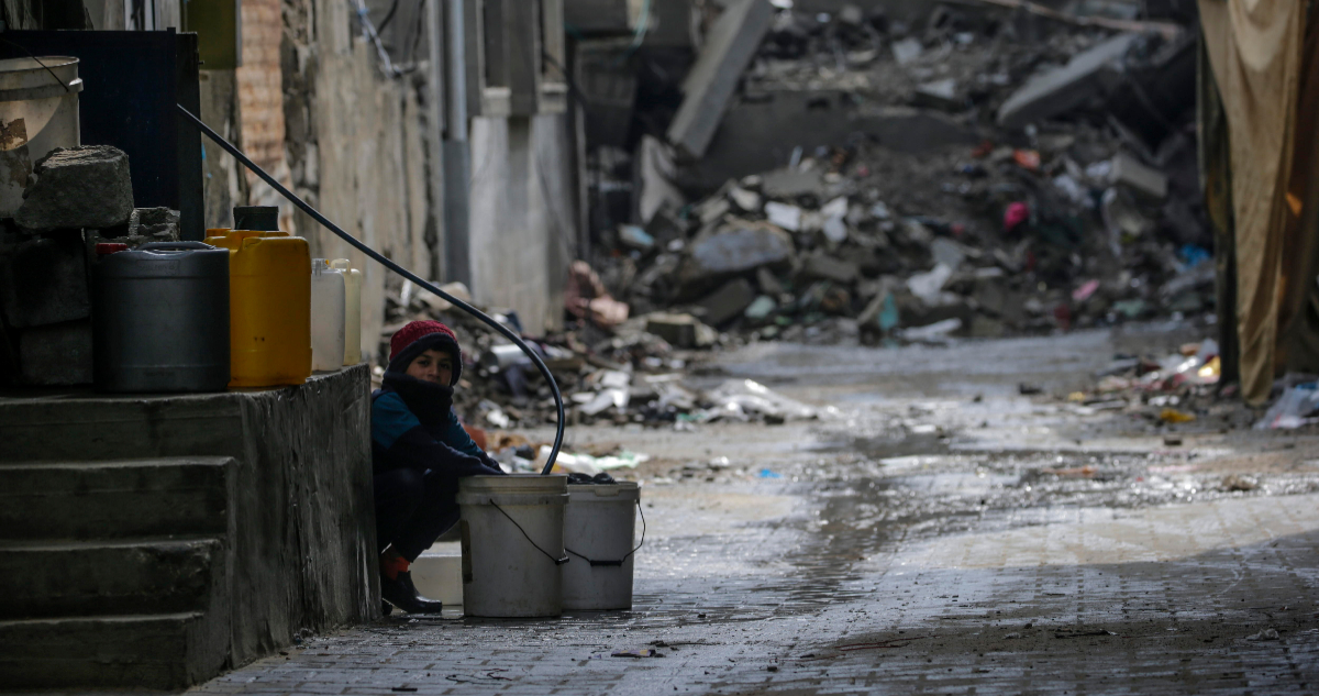 Hambre, la otra guerra en Gaza: al menos cuatro niños mueren diariamente por desnutrición