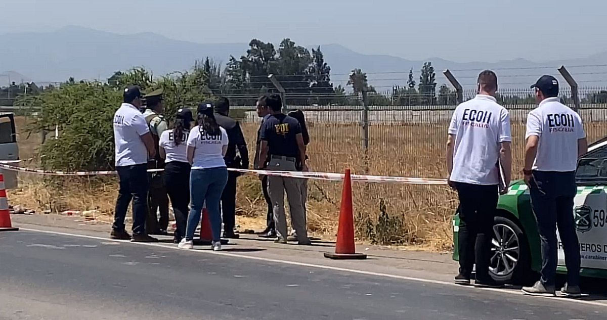 Investigan hallazgo de un cadáver envuelto y amarrado en un canal de Lampa