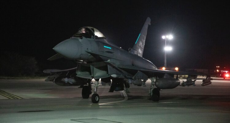 Hutíes denuncian nuevos bombardeos de Estados Unidos y Reino Unido contra varias provincias de Yemen