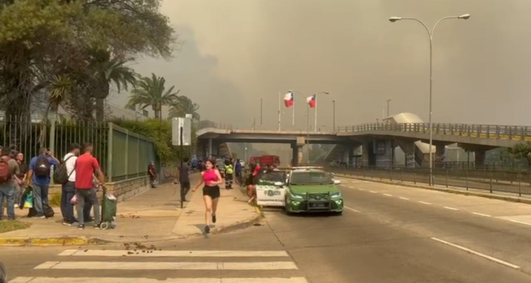 Incendio en Viña del Mar provoca explosiones en planta química Reno