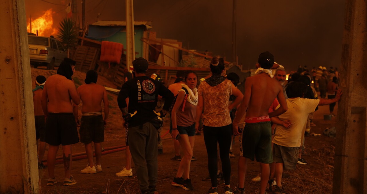 El subsecretario del Interior, Manuel Monsalve, elevó a 112 la cifra confirmada de muertos por los incendios forestales.