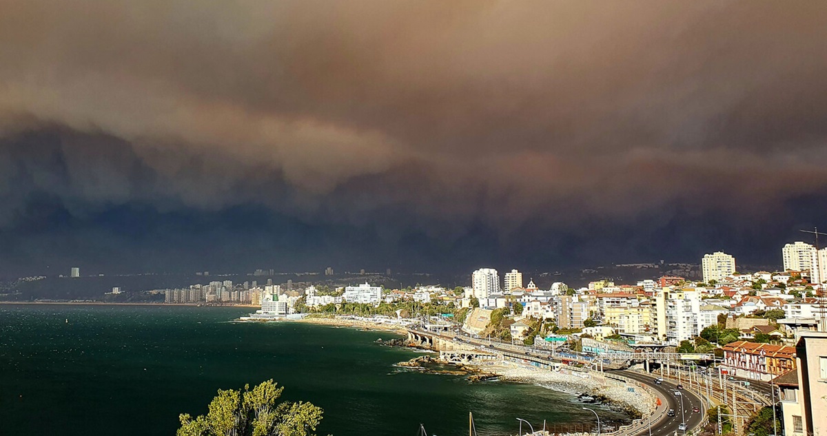Protege tu salud ante los incendios forestales: evita humo, usa mascarillas, y sigue pautas médicas y preventivas para seguridad.