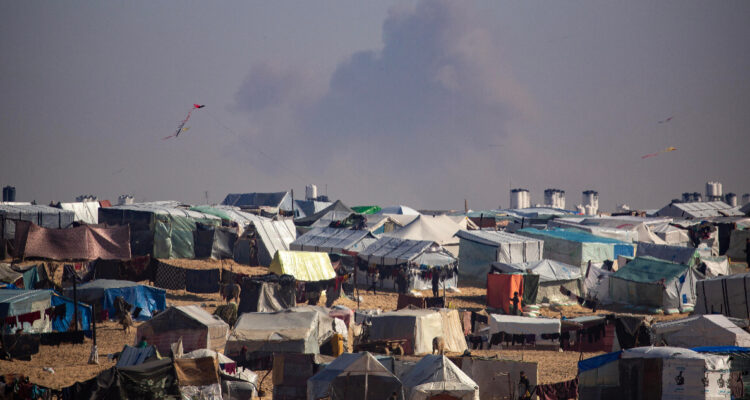 Israel profundiza su “operación militar” contra el refugio Rafah: allí viven un millón de civiles