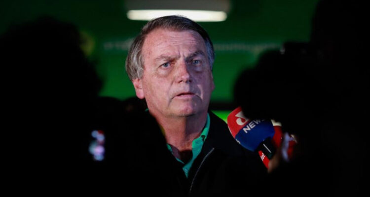 Jair Bolsonaro, al borde del abismo: investigación lo imputa directamente con plan golpista en Brasil