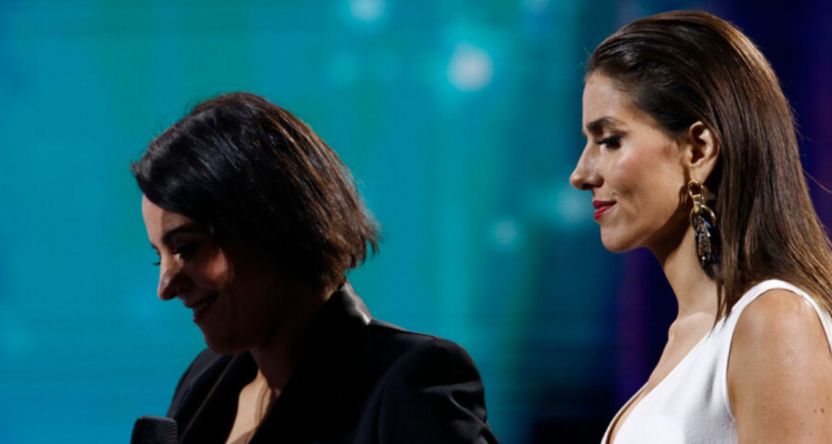 Jani Dueñas junto a María Luisa Godoy en Festival de Viña