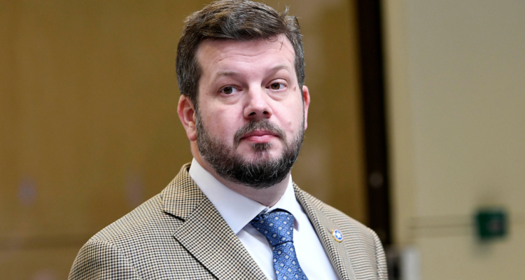 Johannes Kaiser anuncia precandidatura presidencial y que quiere enfrentar primarias en la derecha