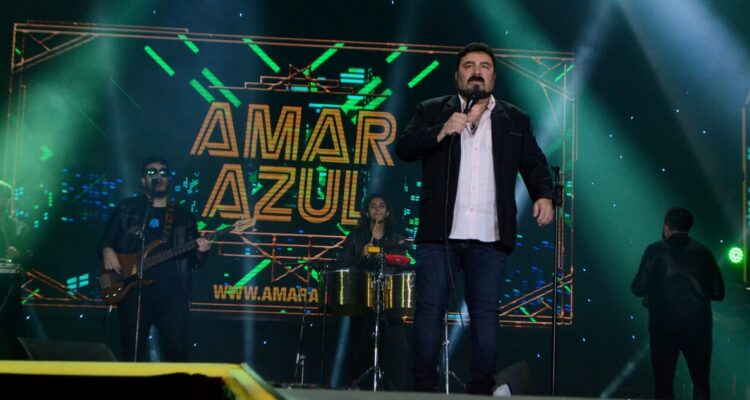 Mánager de Amar Azul sufre robo mientras caminaba por Santiago