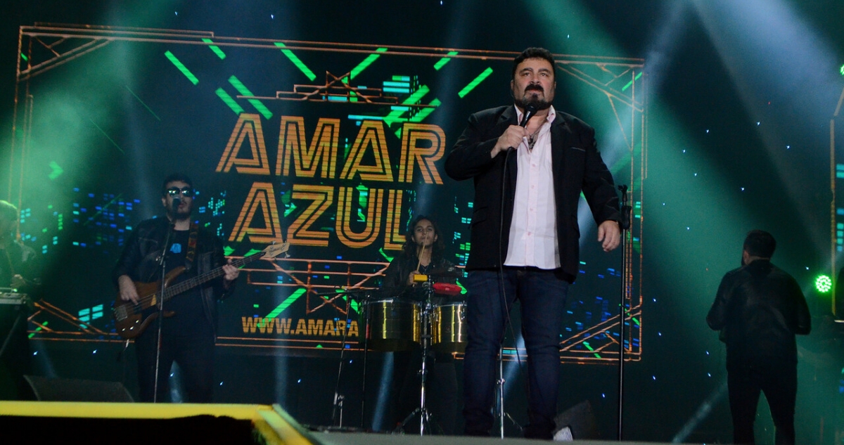 Mánager de Amar Azul sufre robo mientras caminaba por Santiago