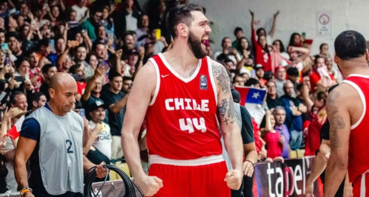 Manuel Suárez fue figura importante y destacado por la FIBA ante Argentina.