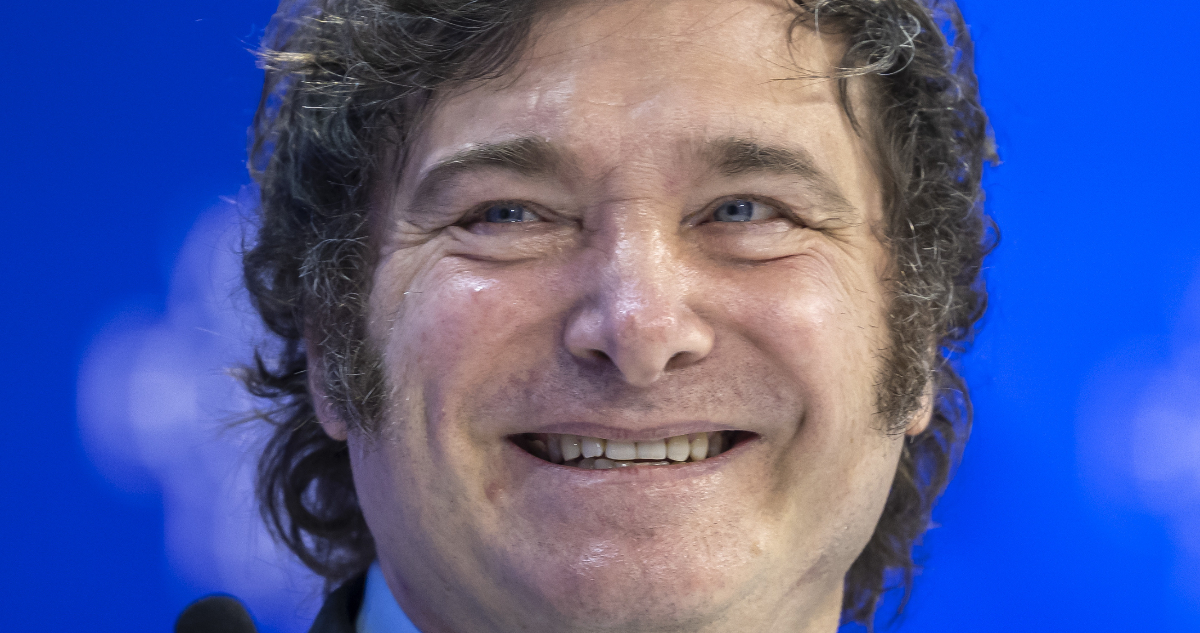 Por ser “cajas de la política”: Milei elimina por decreto millonarios fondos fiduciarios en Argentina