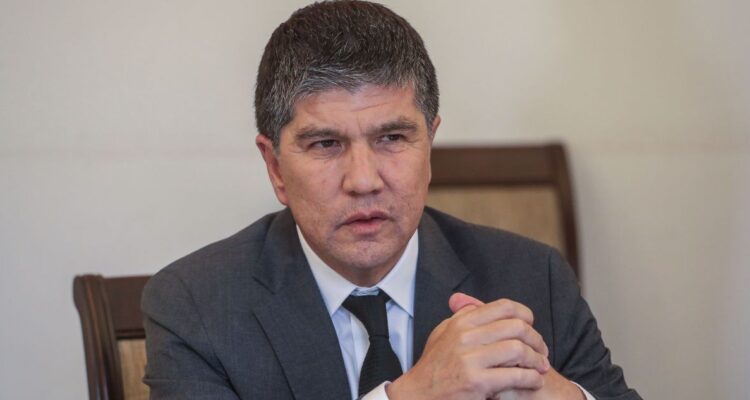 Monsalve confirma de 3 mil a 6 mil viviendas afectadas en la región de Valparaíso tras incendios