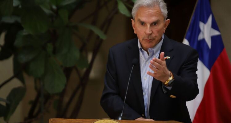 UDI pide que Corte Suprema “suspenda o expulse” a juez Urrutia tras autorizar videollamadas a reos