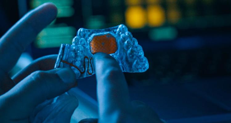 En palabras de Corbin Halliwill, ingeniero de software de la compañía que lo desarrolla, Mouthpad es un mouse) que se opera con la lengua.