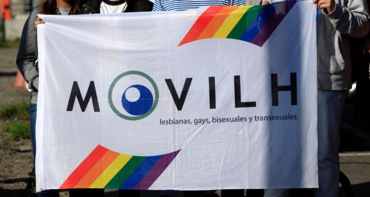 Movilh denuncia homofobia por parte de hombre que promueve terapias reparativas de la homosexualidad