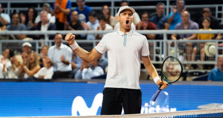 Nicolás Jarry doblegó a Federico Coria y sigue su camino para revalidar el título en el Chile Open.