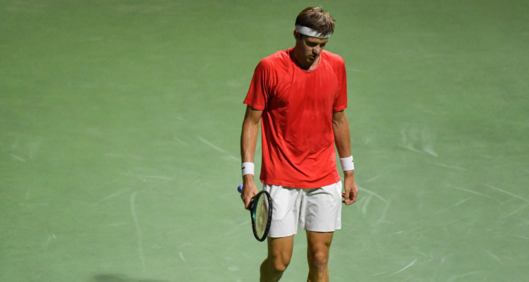 Nicolás Jarry y la desazón de la derrota en Copa Davis.