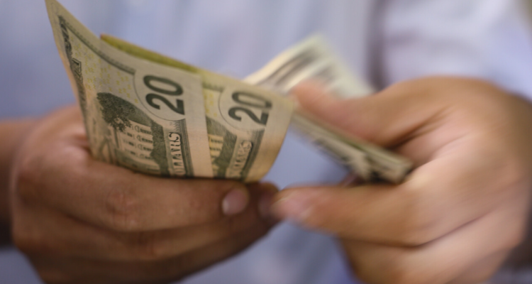 Ofreció 200 dólares conductor chino ebrio intentó sobornar a carabineros