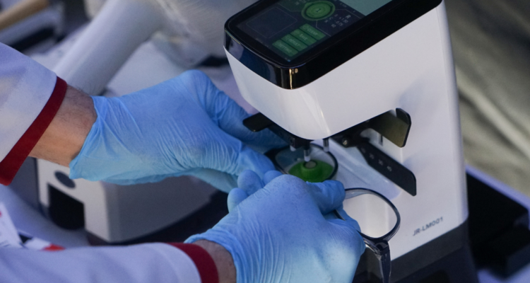 Maquinaria por óptica vecina municipal en Osorno