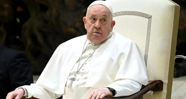 “Esto es hipocresía”: Papa Francisco apunta contra críticos de las bendiciones a parejas LGBT