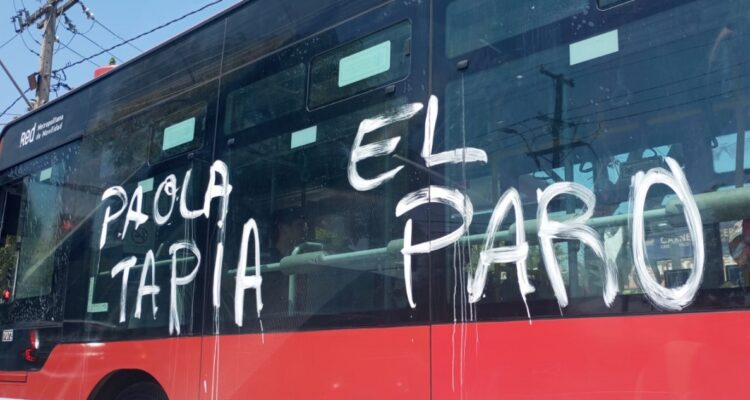 Choferes RED anuncian con rayados un paro para el primer lunes de marzo en la capital