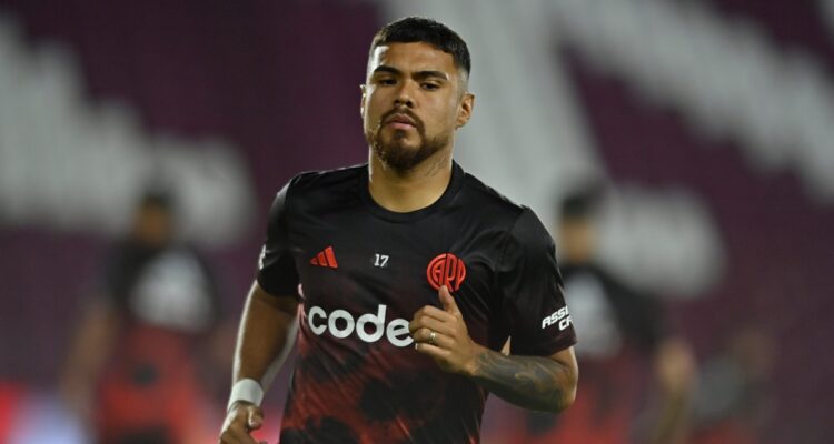 Paulo Díaz fue ovacionado por hinchas de River Plate.