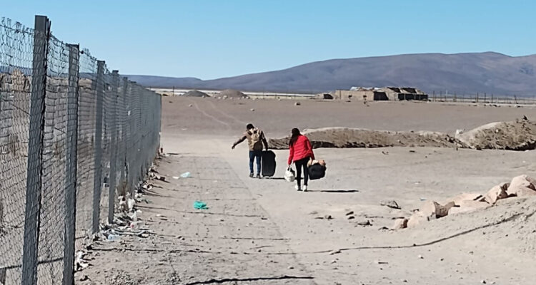 PDI debió contener a balazos una turba de extranjeros que intentó ingresar por paso de Colchane