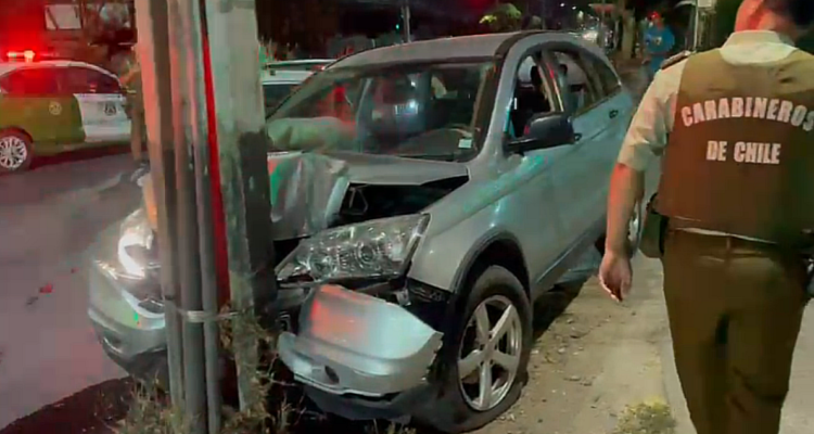 Cuatro detenidos deja persecución a vehículo en La Pintana: fue robado a general (r) de Carabineros