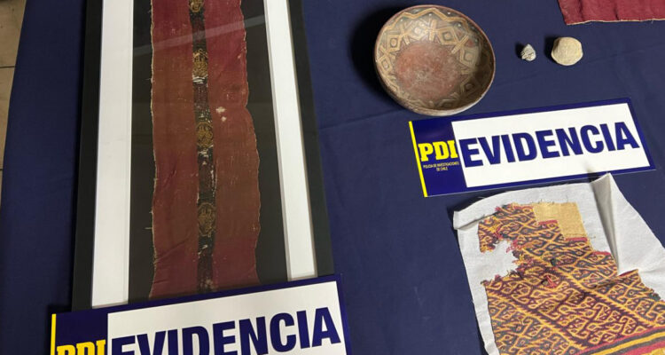 PDI recupera 21 piezas arqueológicas peruanas que sujeto vendía por internet