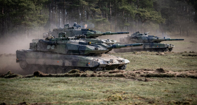 “Debemos estar listos”: Polonia se prepara para una guerra contra Rusia, confirma ministro de Defensa