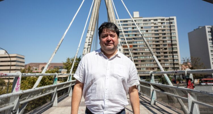 Precandidato PS por Santiago: si no hay primaria con Hassler, “veo complejo ganarle a la derecha”