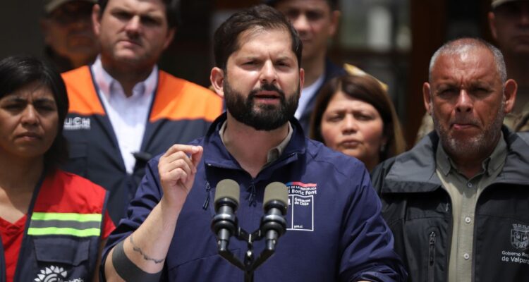 “Por estupidez”: Boric pide prevención ante incendios y apunta a que la mayoría son por causa humana