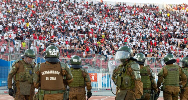 Qué es y cómo funciona el Registro Nacional de Hinchas, que la ANFP creó como voluntario, pero que Estadio Seguro quiere que sea obligatorio desde febrero.